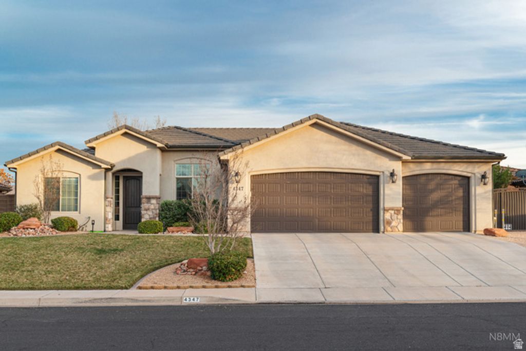 4347 W BOWLER ST, Hurricane, UT 84737