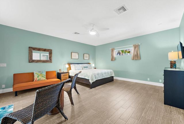 310 66TH STREET, Holmes Beach, FL 34217