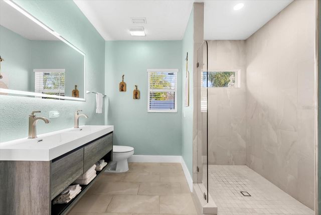 310 66TH STREET, Holmes Beach, FL 34217