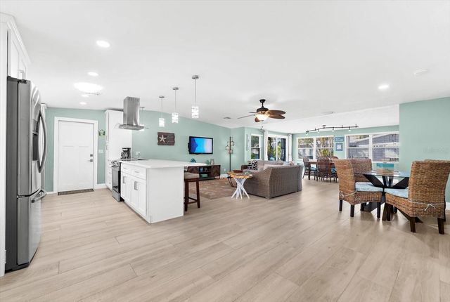 310 66TH STREET, Holmes Beach, FL 34217