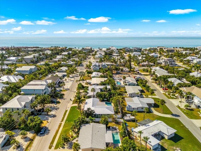310 66TH STREET, Holmes Beach, FL 34217