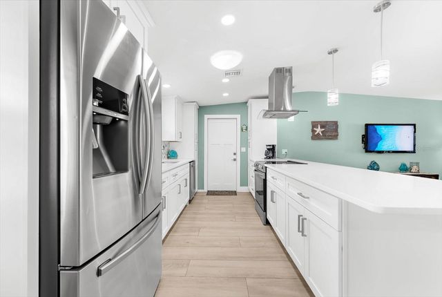 310 66TH STREET, Holmes Beach, FL 34217