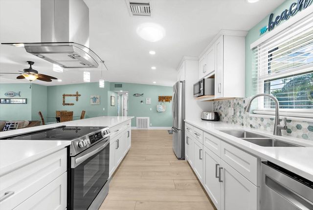 310 66TH STREET, Holmes Beach, FL 34217