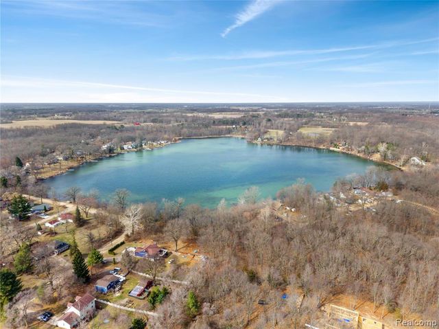 15045 Longfield Drive, Linden, MI 48451