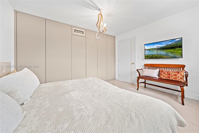 3703 NE 166th Street 406, North Miami Beach, FL 33160