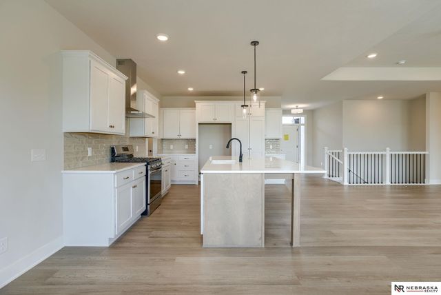 7805 N 167 Avenue, Bennington, NE 68007