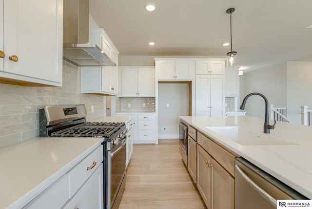 7805 N 167 Avenue, Bennington, NE 68007