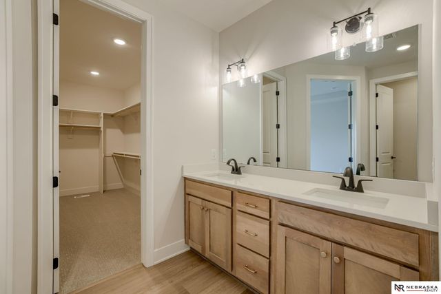 7805 N 167 Avenue, Bennington, NE 68007