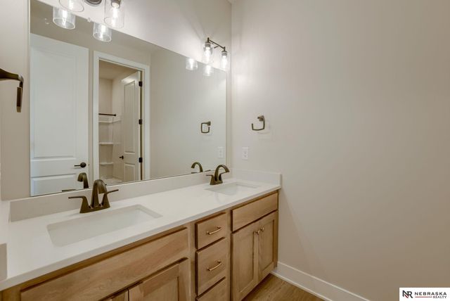 7805 N 167 Avenue, Bennington, NE 68007