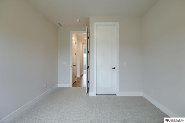 7805 N 167 Avenue, Bennington, NE 68007