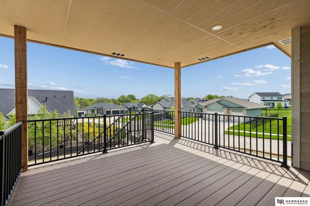 7805 N 167 Avenue, Bennington, NE 68007