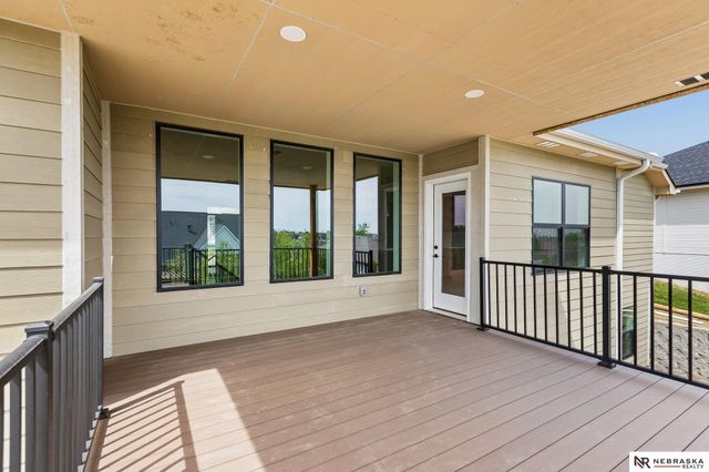 7805 N 167 Avenue, Bennington, NE 68007
