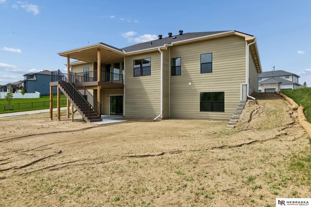7805 N 167 Avenue, Bennington, NE 68007