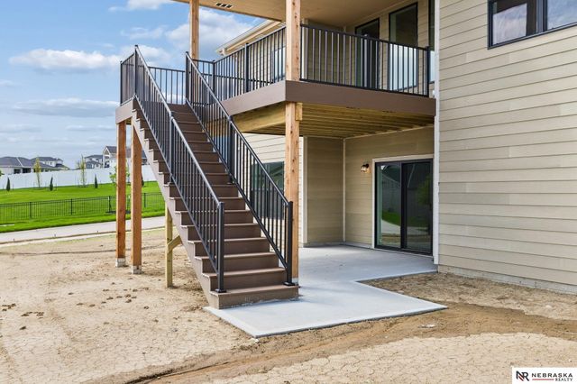 7805 N 167 Avenue, Bennington, NE 68007