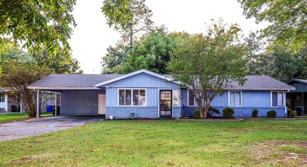 1317 Fairlane Drive, Conway, AR 72034