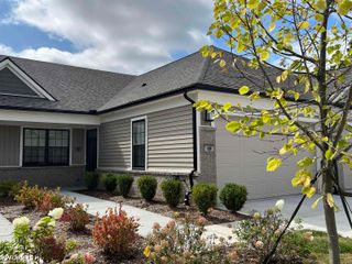 10457 E Pickerel Lake Drive, Brighton Twp, MI 48116