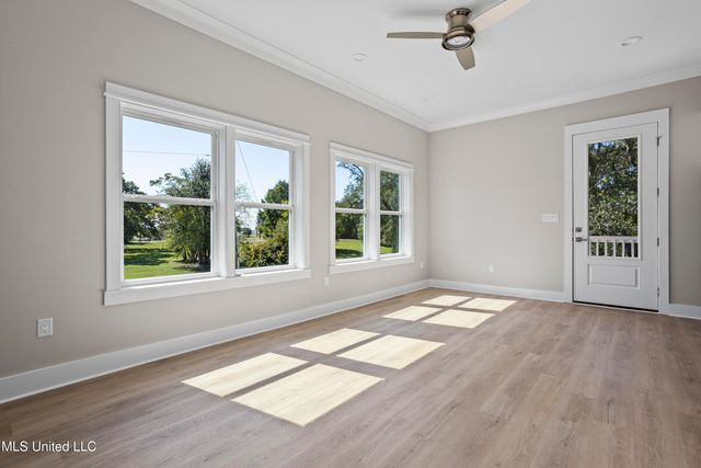 135 Cedar Street, Biloxi, MS 39530