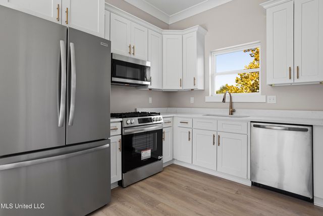 135 Cedar Street, Biloxi, MS 39530