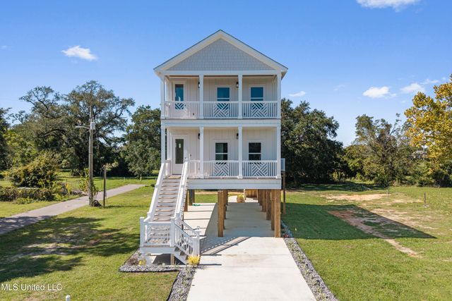 135 Cedar Street, Biloxi, MS 39530