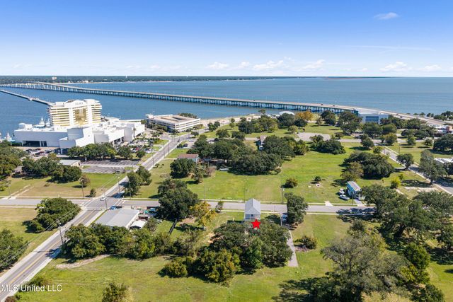 135 Cedar Street, Biloxi, MS 39530