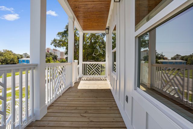 135 Cedar Street, Biloxi, MS 39530