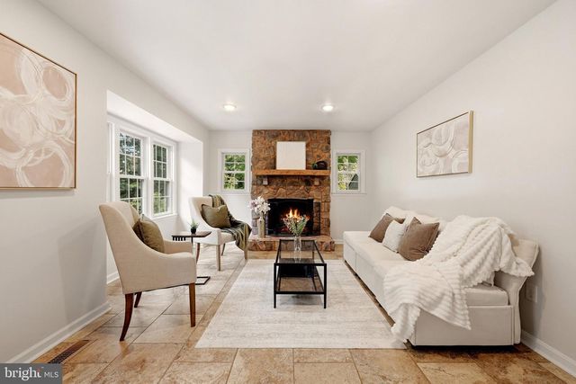 3302 GENTLE CT, Alexandria, VA 22310