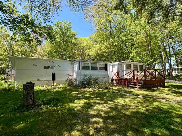 29 Brown Avenue, Seabrook, NH 03874