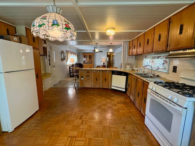 29 Brown Avenue, Seabrook, NH 03874