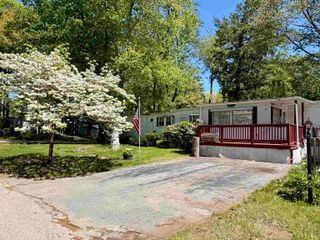 29 Brown Avenue, Seabrook, NH 03874