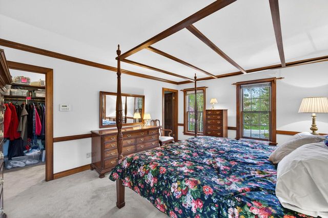 125 Glenview COURT, Mequon, WI 53092