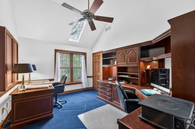 125 Glenview COURT, Mequon, WI 53092