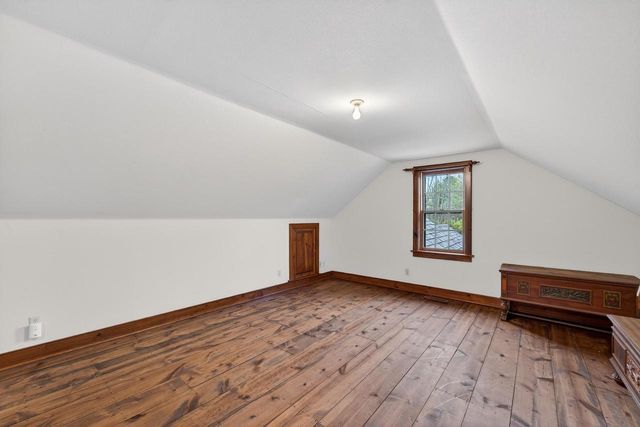 125 Glenview COURT, Mequon, WI 53092
