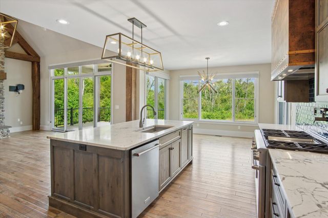 2470 E 565th Road, Fair Grove, MO 65648