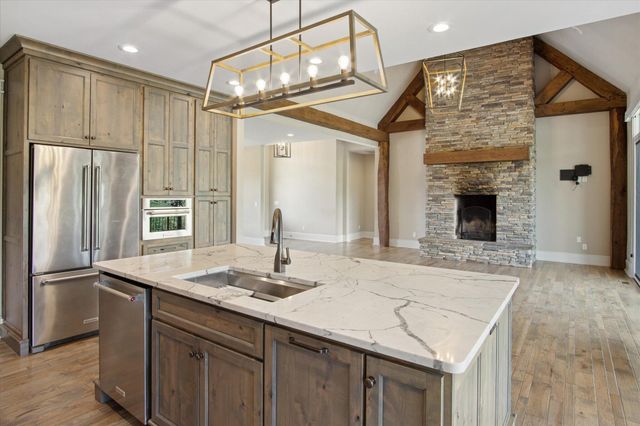 2470 E 565th Road, Fair Grove, MO 65648