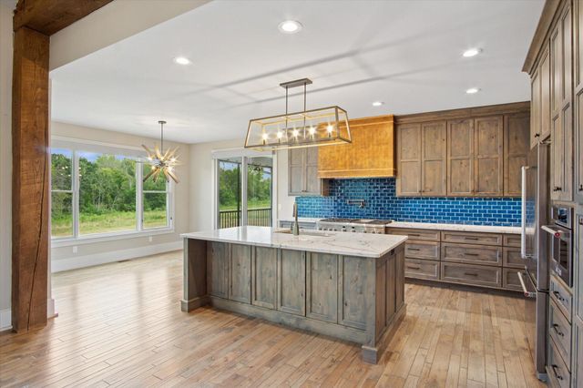 2470 E 565th Road, Fair Grove, MO 65648