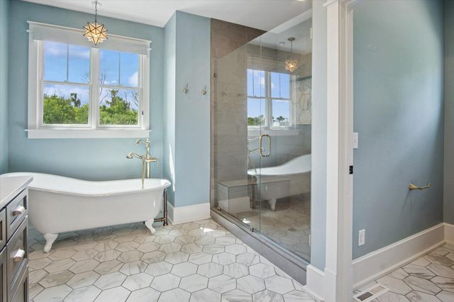 2470 E 565th Road, Fair Grove, MO 65648