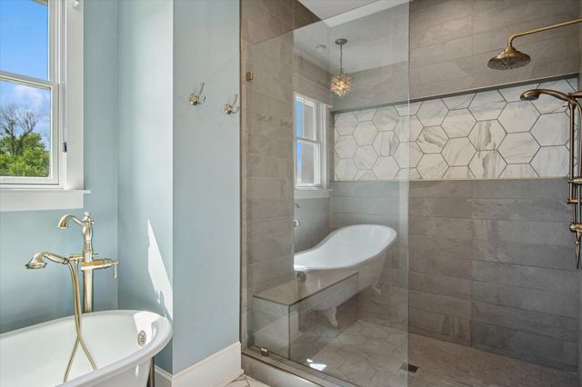 2470 E 565th Road, Fair Grove, MO 65648