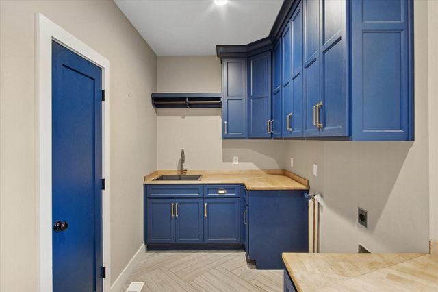 2470 E 565th Road, Fair Grove, MO 65648