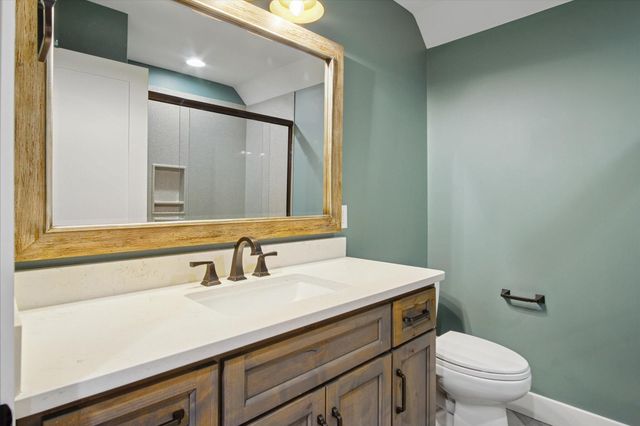 2470 E 565th Road, Fair Grove, MO 65648