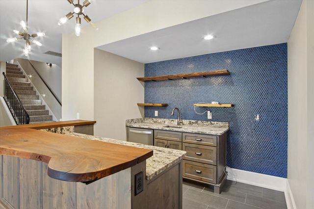 2470 E 565th Road, Fair Grove, MO 65648