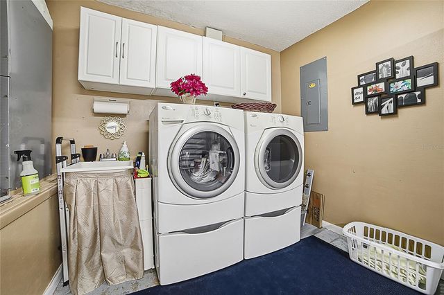 2091 N HYDE DRIVE, Deltona, FL 32738
