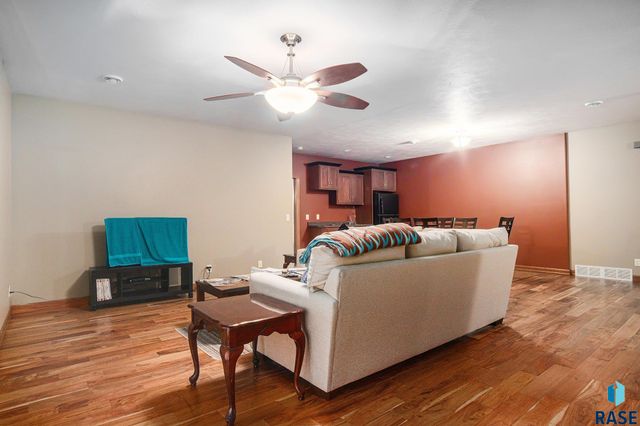 1012 N Caleb Ave Avenue, Sioux Falls, SD 57103