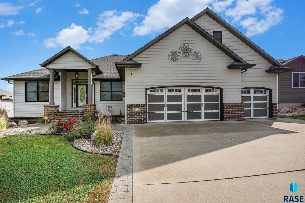 1012 N Caleb Ave Avenue, Sioux Falls, SD 57103