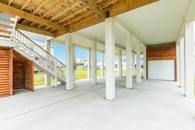 13119 Buccaneer Parkway, Freeport, TX 77541