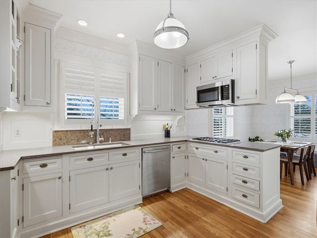 4506 Middle Rd, Hampton, PA 15101