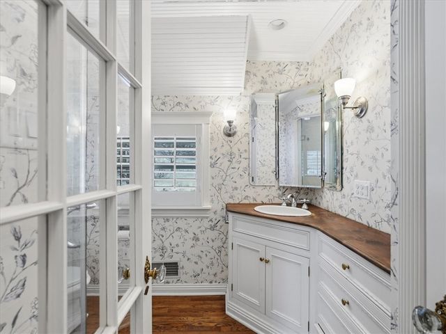 4506 Middle Rd, Hampton, PA 15101