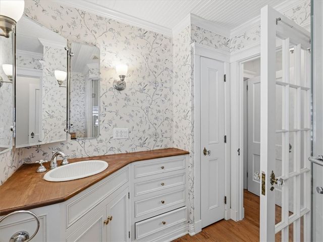 4506 Middle Rd, Hampton, PA 15101