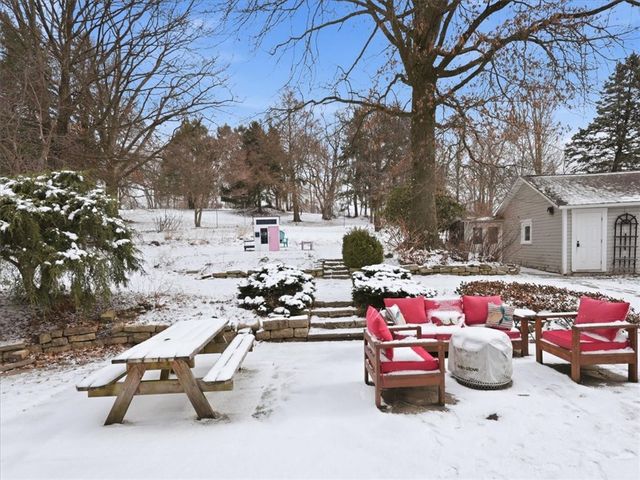 4506 Middle Rd, Hampton, PA 15101