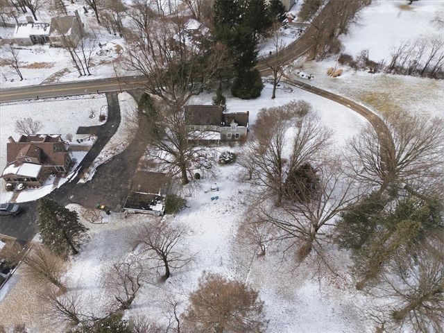 4506 Middle Rd, Hampton, PA 15101