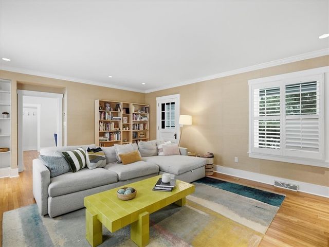 4506 Middle Rd, Hampton, PA 15101